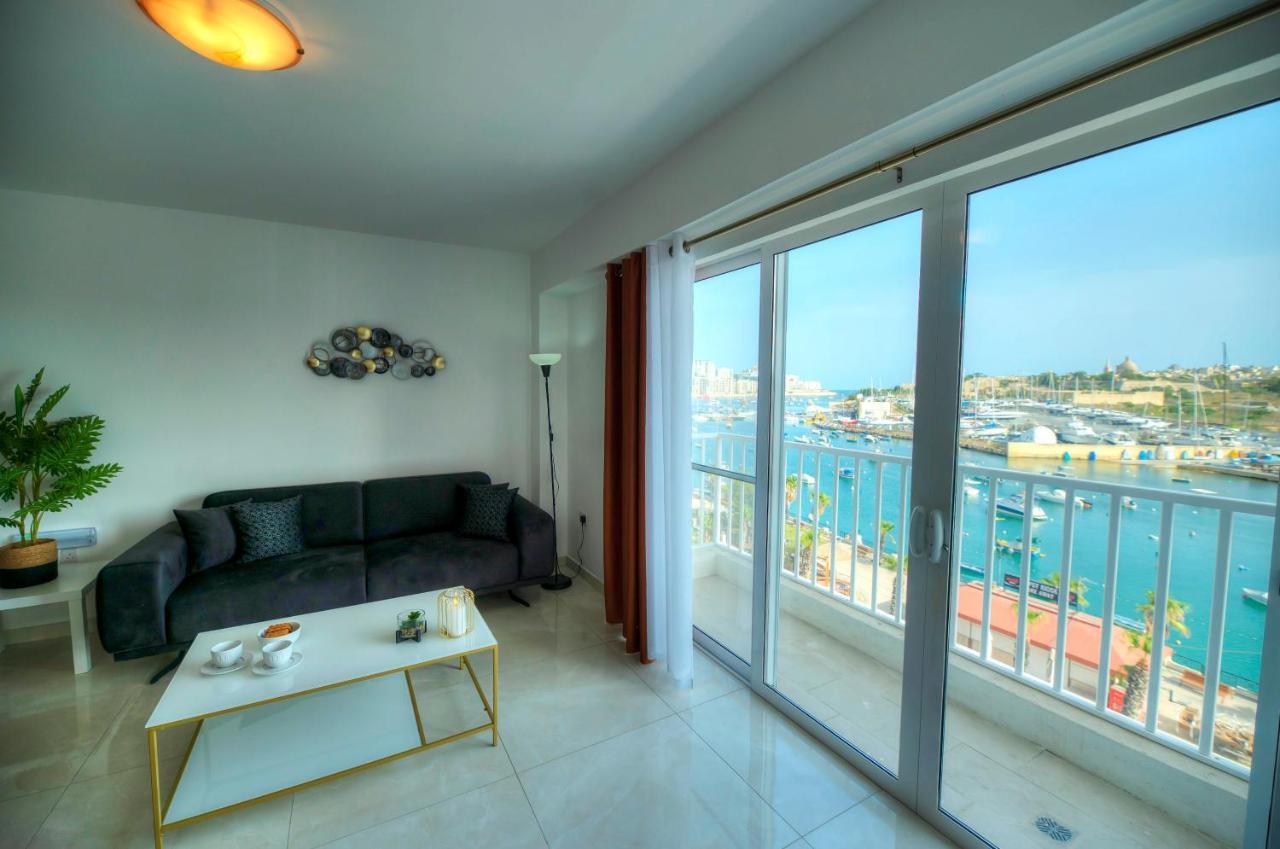 Seafront Beautifully Furnished 2 Bedrooms Gogzr-3 Gzira Extérieur photo