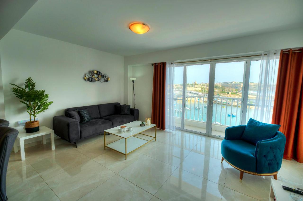 Seafront Beautifully Furnished 2 Bedrooms Gogzr-3 Gzira Extérieur photo