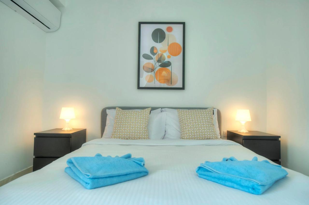 Seafront Beautifully Furnished 2 Bedrooms Gogzr-3 Gzira Extérieur photo