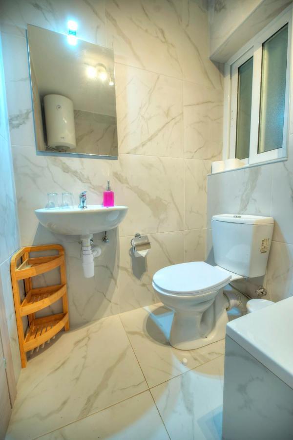 Seafront Beautifully Furnished 2 Bedrooms Gogzr-3 Gzira Extérieur photo