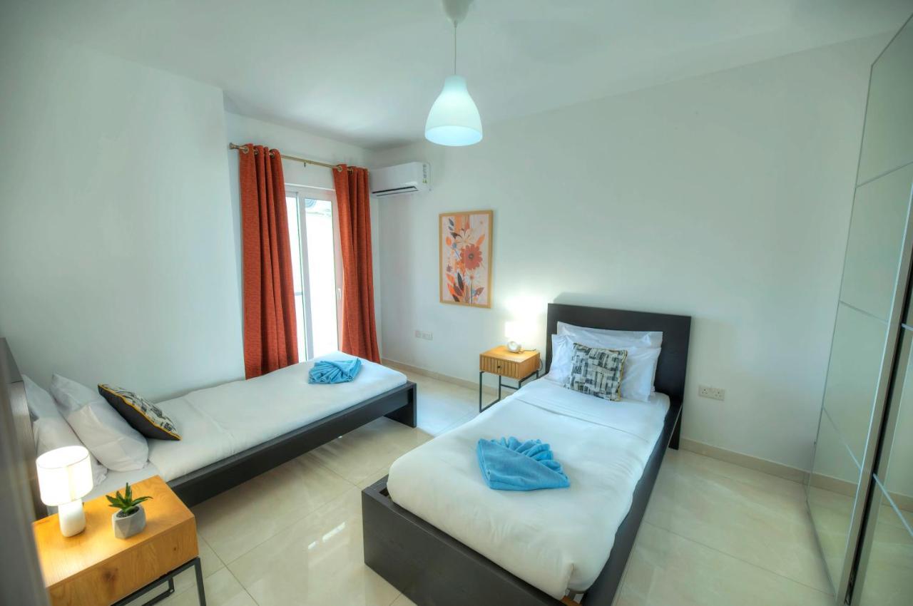 Seafront Beautifully Furnished 2 Bedrooms Gogzr-3 Gzira Extérieur photo